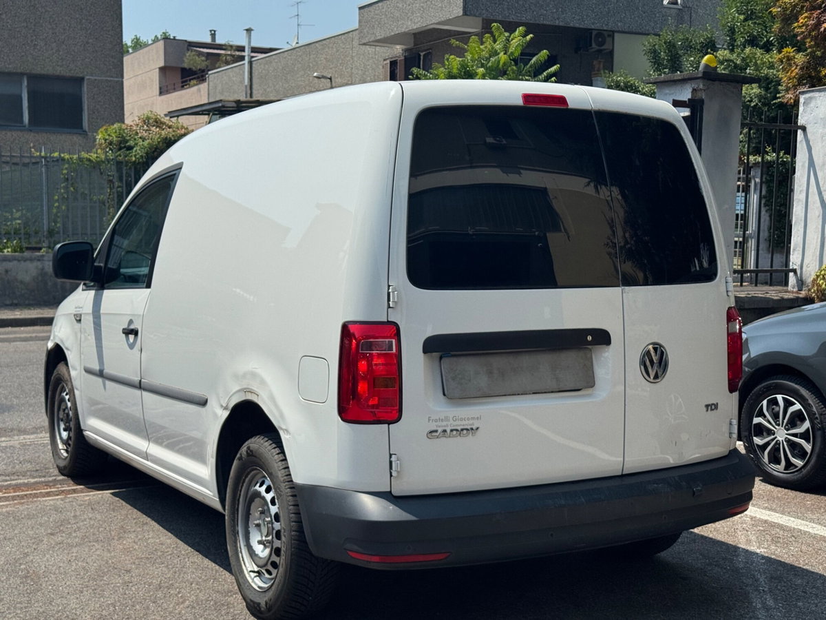 Volkswagen Caddy 2.0 TDI 102 CV (6)