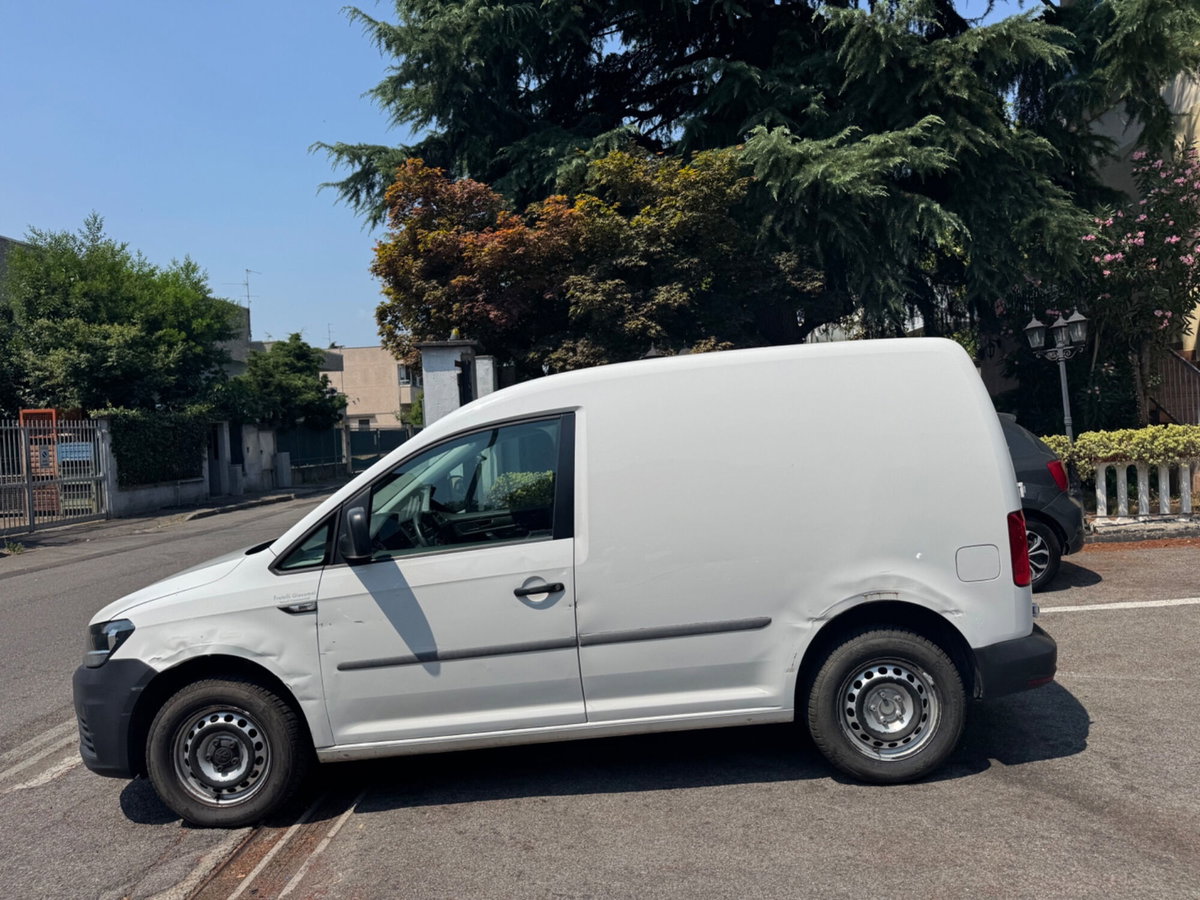 Volkswagen Caddy 2.0 TDI 102 CV (7)