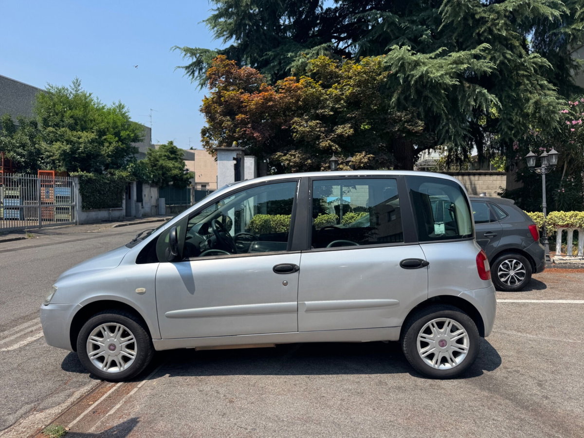 Fiat Multipla 1.6 16V Natural Power Dynamic (2)