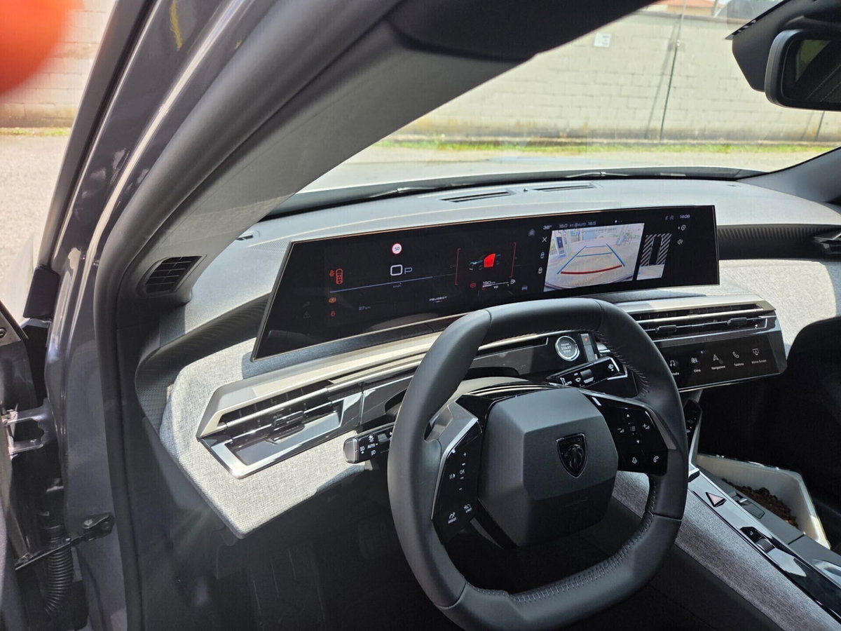 Peugeot 3008 1.2 hybrid Allure Business 145cv e-dcs6 (10)