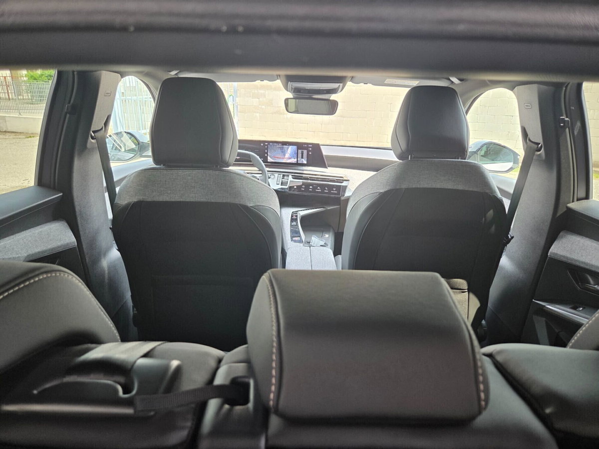 Peugeot 3008 1.2 hybrid Allure Business 145cv e-dcs6 (13)