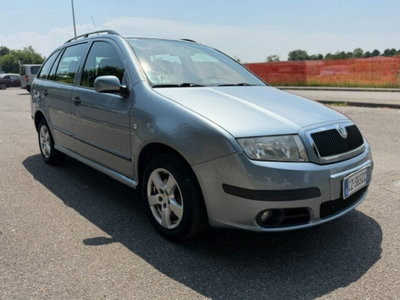 Skoda Fabia Station Wagon CV 16V cat Wagon Style (3)