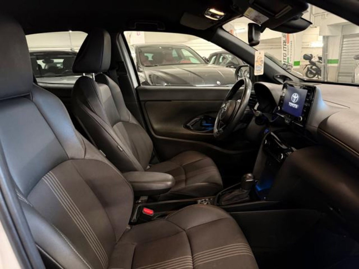 Toyota Yaris Cross 1.5h GR Sport Black Sky fwd 116cv e-cvt (10)