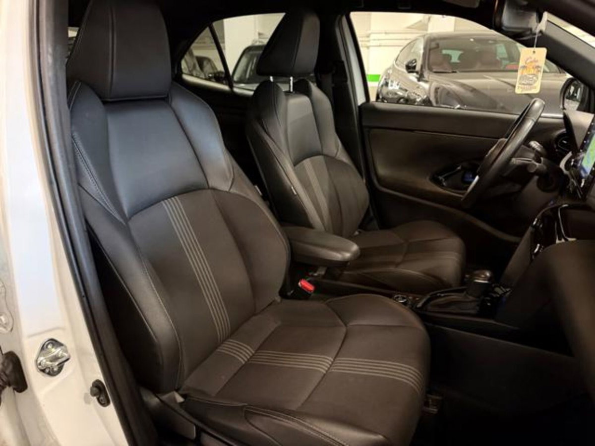 Toyota Yaris Cross 1.5h GR Sport Black Sky fwd 116cv e-cvt (12)