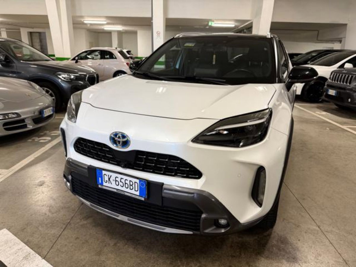 Toyota Yaris Cross 1.5h GR Sport Black Sky fwd 116cv e-cvt (3)