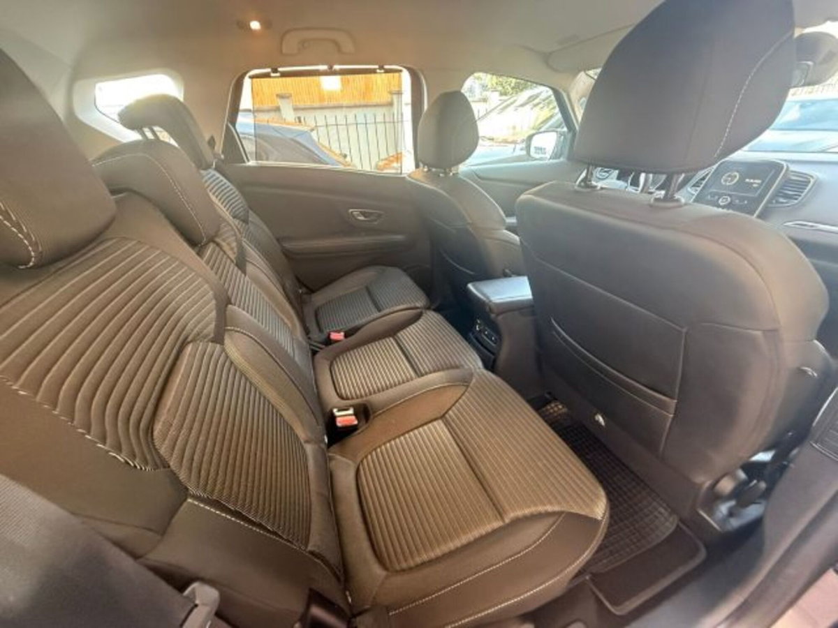 Renault Scenic E-Tech Electric 2.0 16V dCi Dynamique (11)