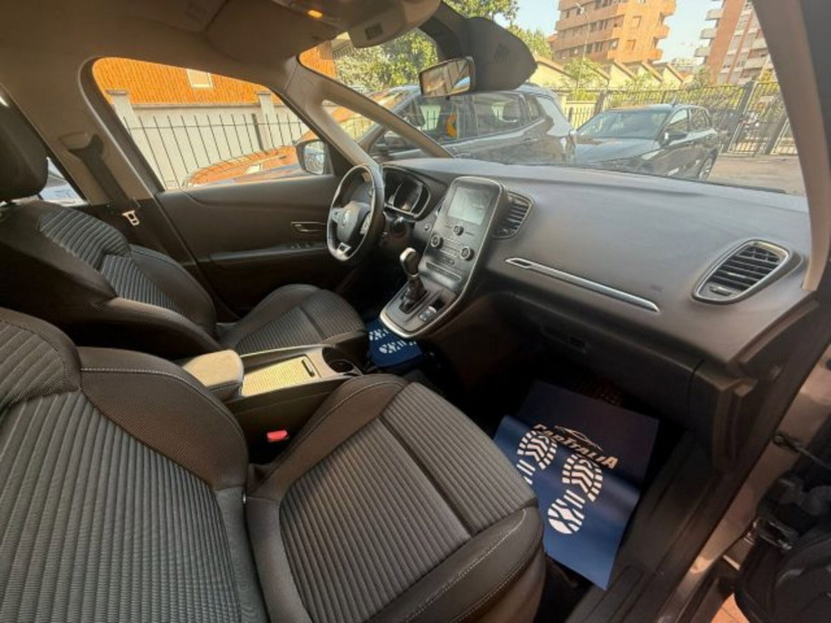 Renault Scenic E-Tech Electric 2.0 16V dCi Dynamique (12)