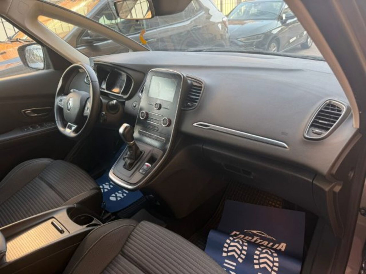 Renault Scenic E-Tech Electric 2.0 16V dCi Dynamique (13)