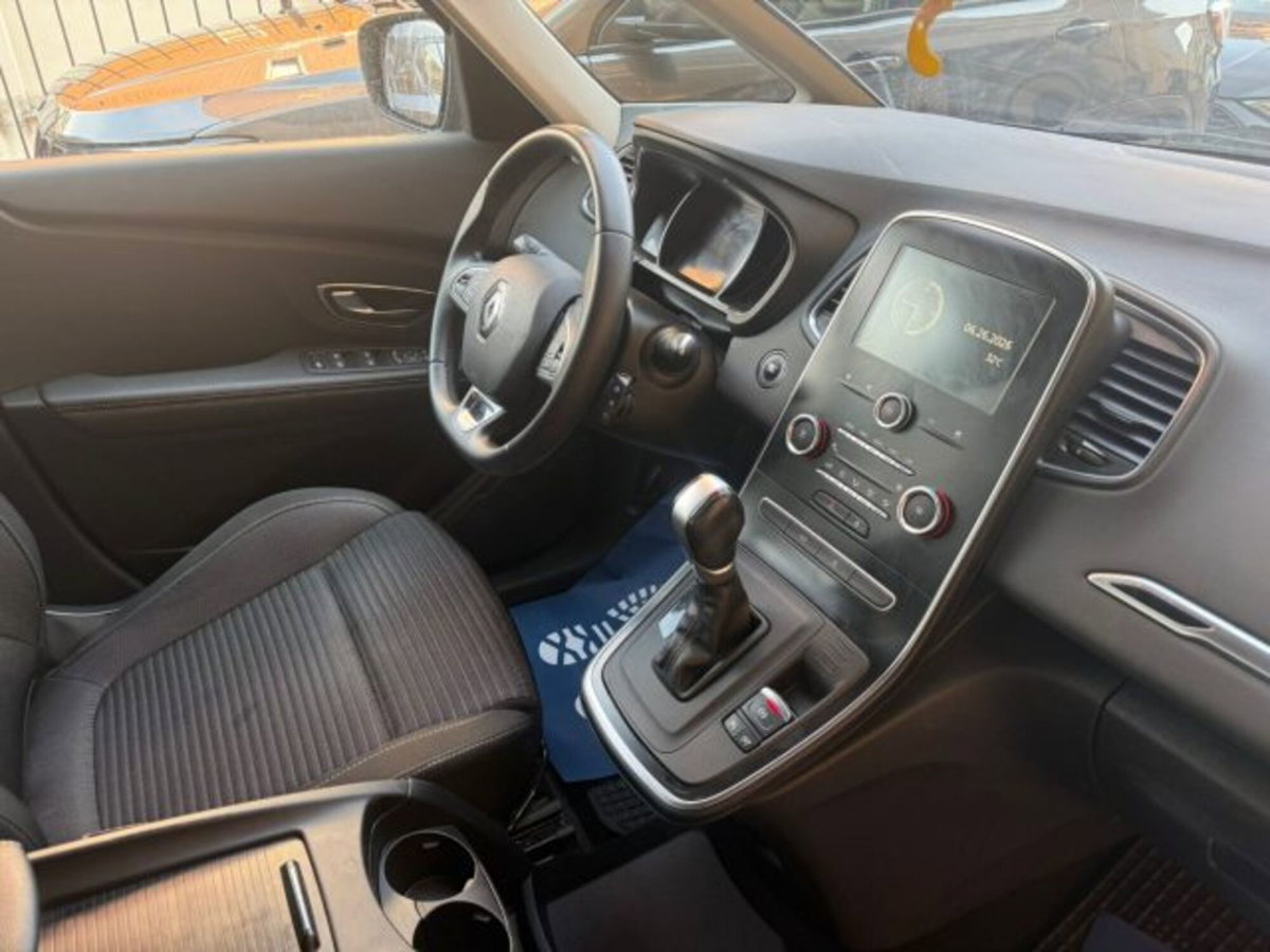 Renault Scenic E-Tech Electric 2.0 16V dCi Dynamique (14)