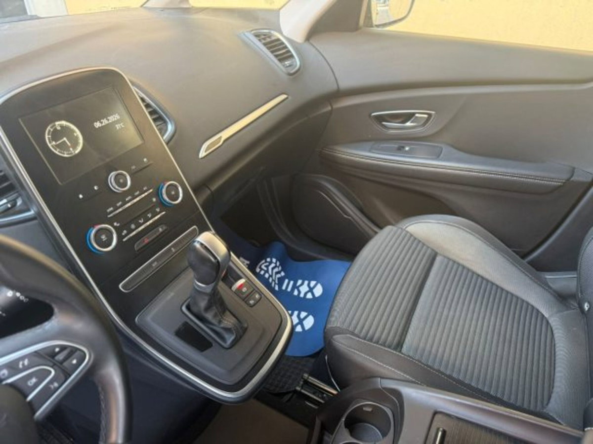 Renault Scenic E-Tech Electric 2.0 16V dCi Dynamique (15)