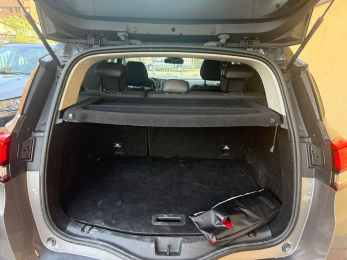 Renault Scenic E-Tech Electric 2.0 16V dCi Dynamique (16)