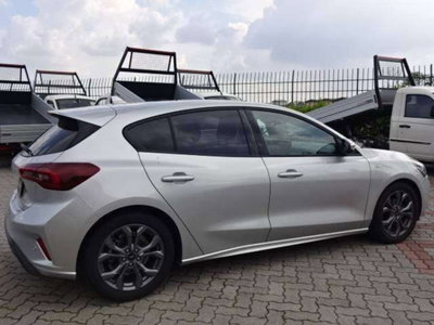 Ford Focus 1.5 ecoblue ST-Line X 115cv auto (4)