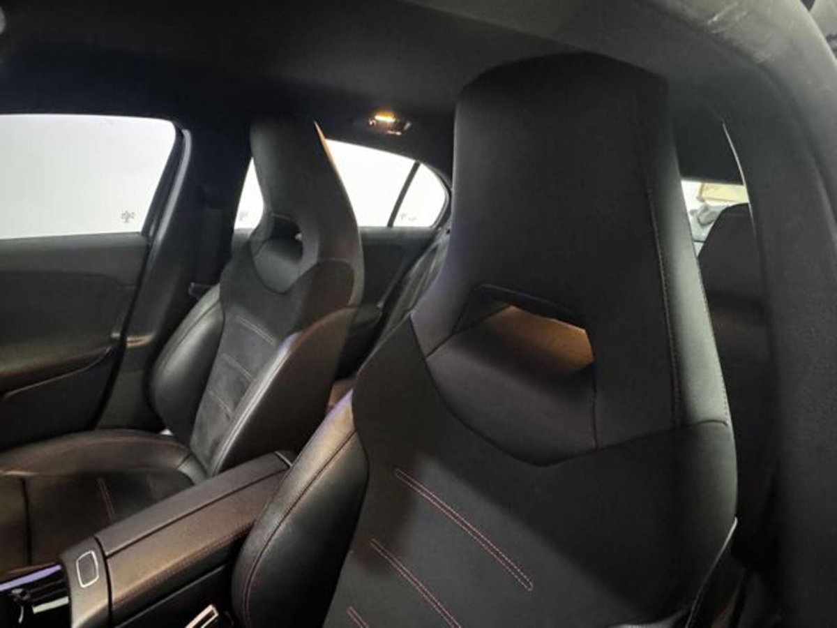 Mercedes-Benz Classe A Sedan 180 d AMG Line Premium Plus auto (11)