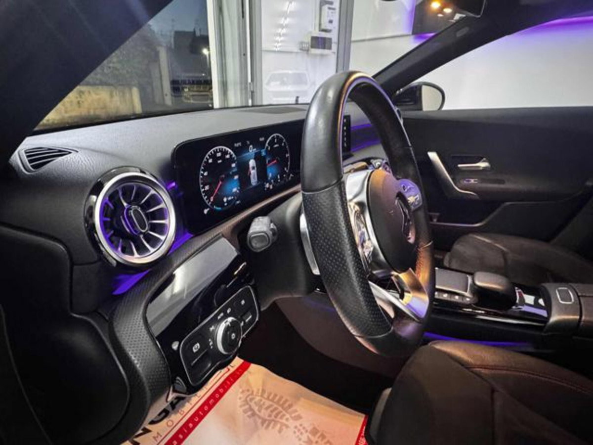 Mercedes-Benz Classe A Sedan 180 d AMG Line Premium Plus auto (12)