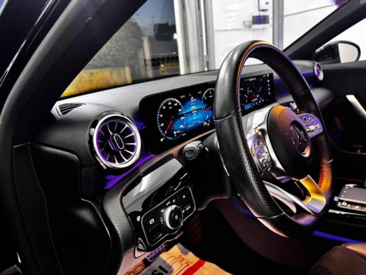 Mercedes-Benz Classe A Sedan 180 d AMG Line Premium Plus auto (15)