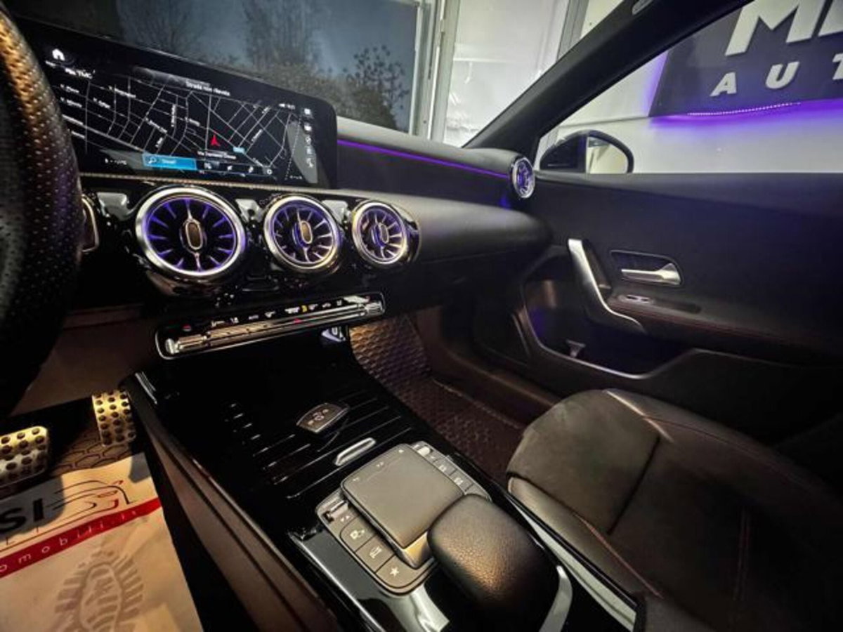 Mercedes-Benz Classe A Sedan 180 d AMG Line Premium Plus auto (16)