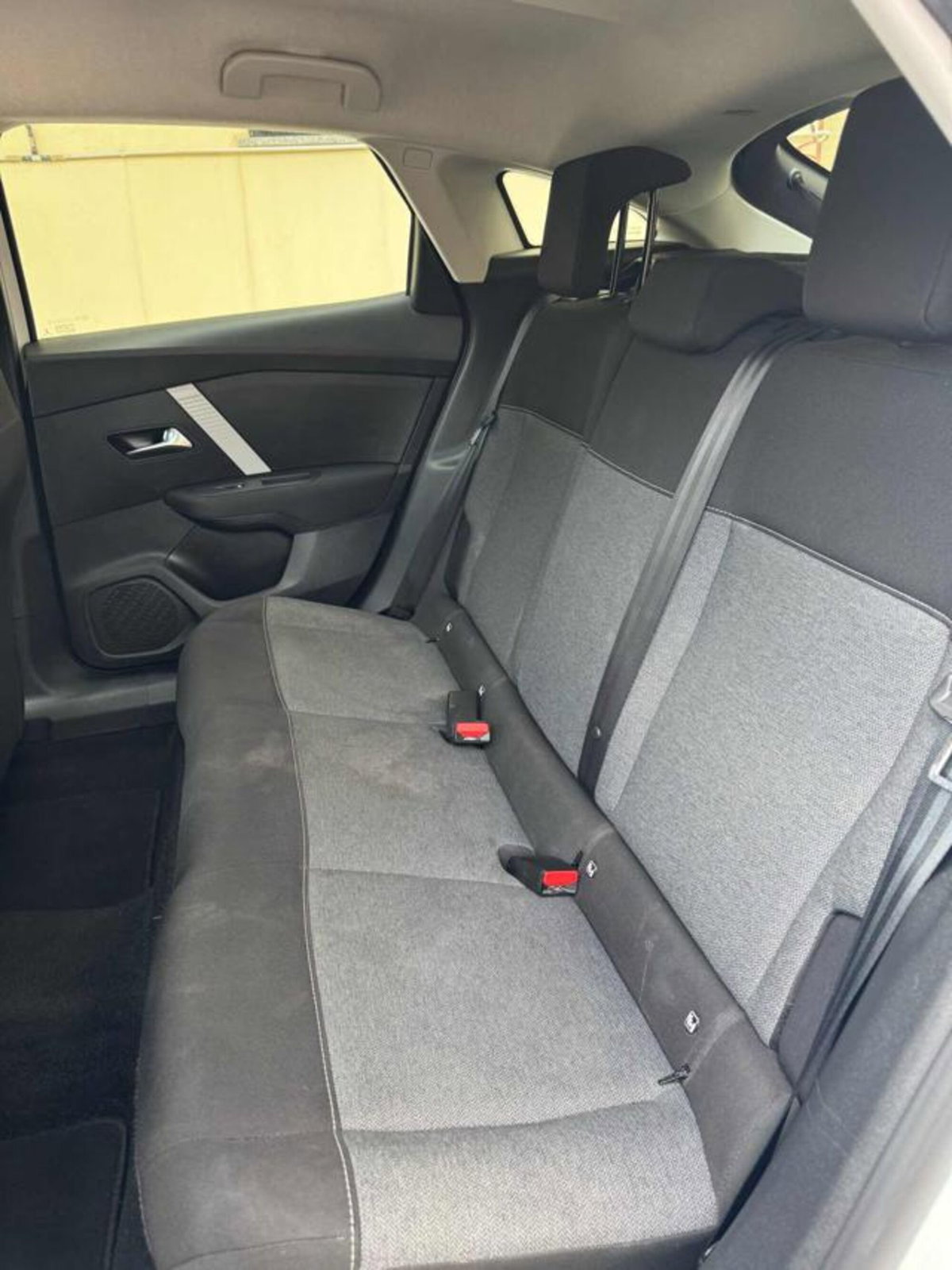 Citroen C4 PureTech 130 S&S EAT8 Feel Pack (10)