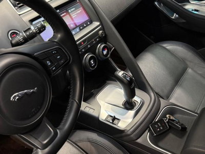 Jaguar E-Pace 2.0D 180 CV AWD aut. R-Dynamic (15)