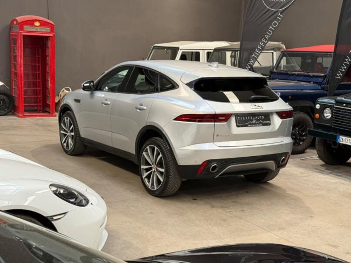 Jaguar E-Pace 2.0D 180 CV AWD aut. R-Dynamic (6)