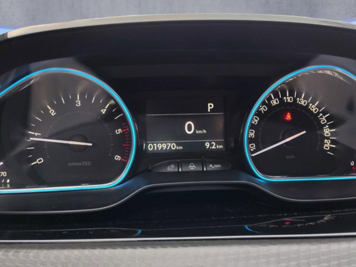Peugeot 2008 120 EAT6 S&S Crossway (13)