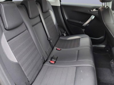 Peugeot 2008 120 EAT6 S&S Crossway (15)