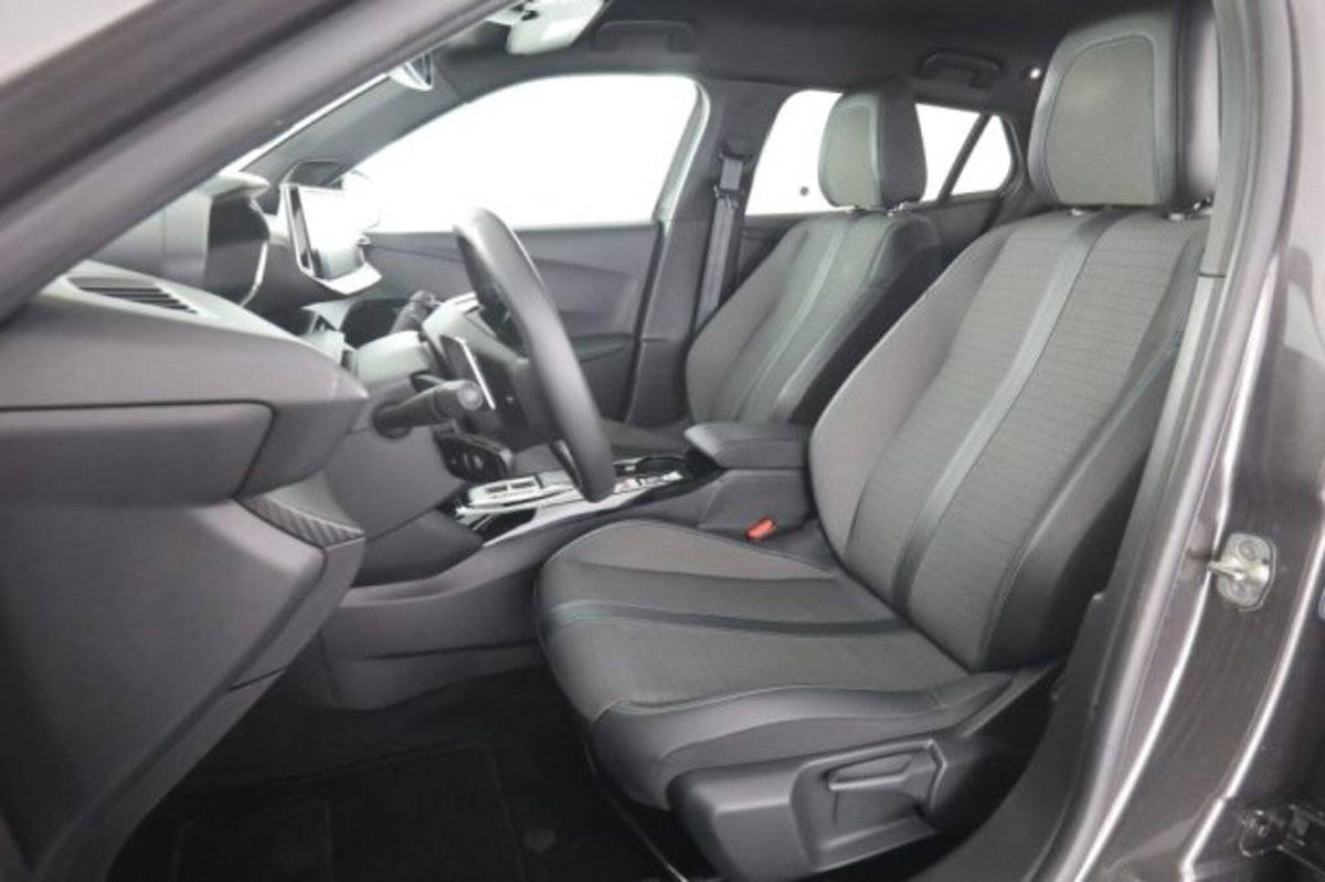 Peugeot 2008 PureTech 130 S&S EAT8 Allure Pack (2)