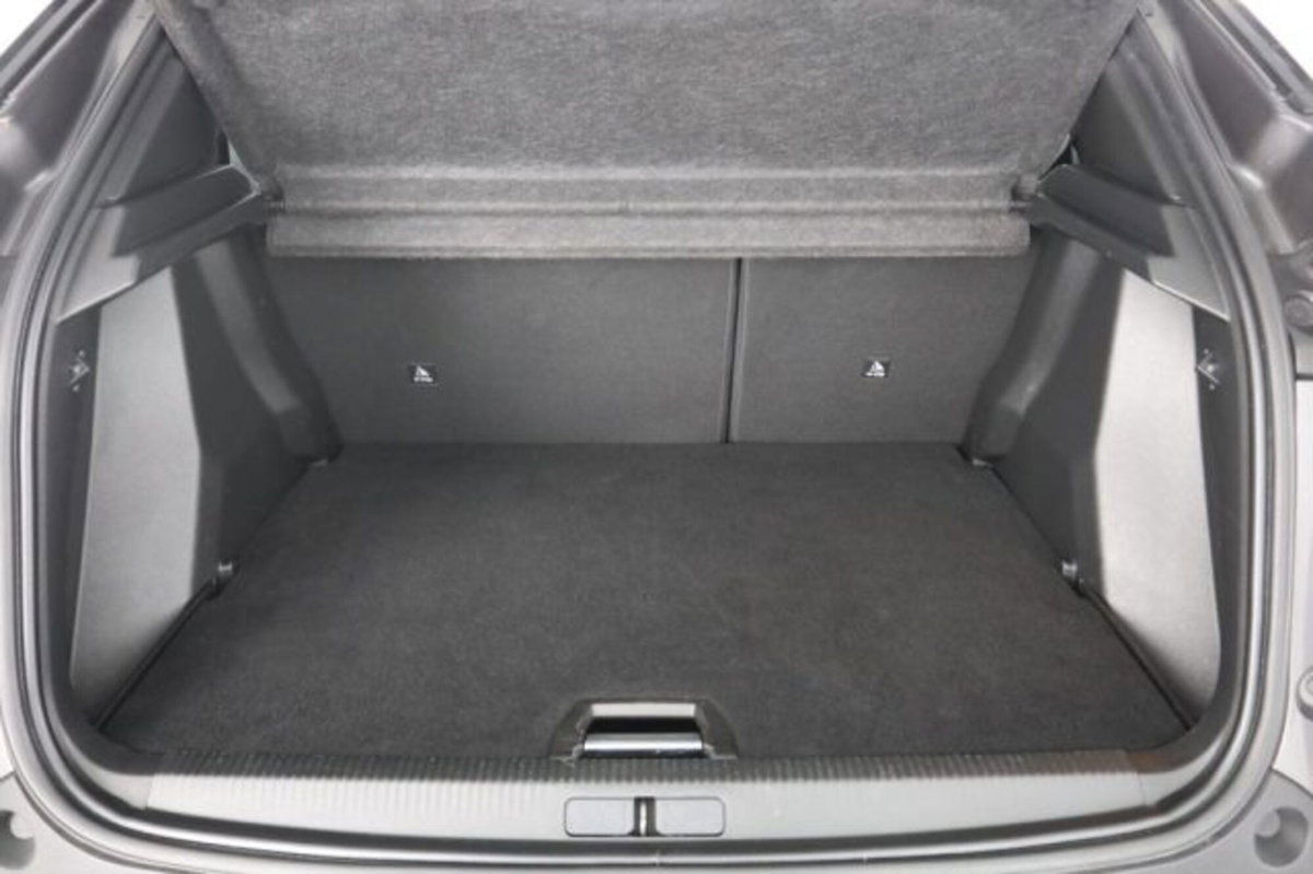 Peugeot 2008 PureTech 130 S&S EAT8 Allure Pack (6)