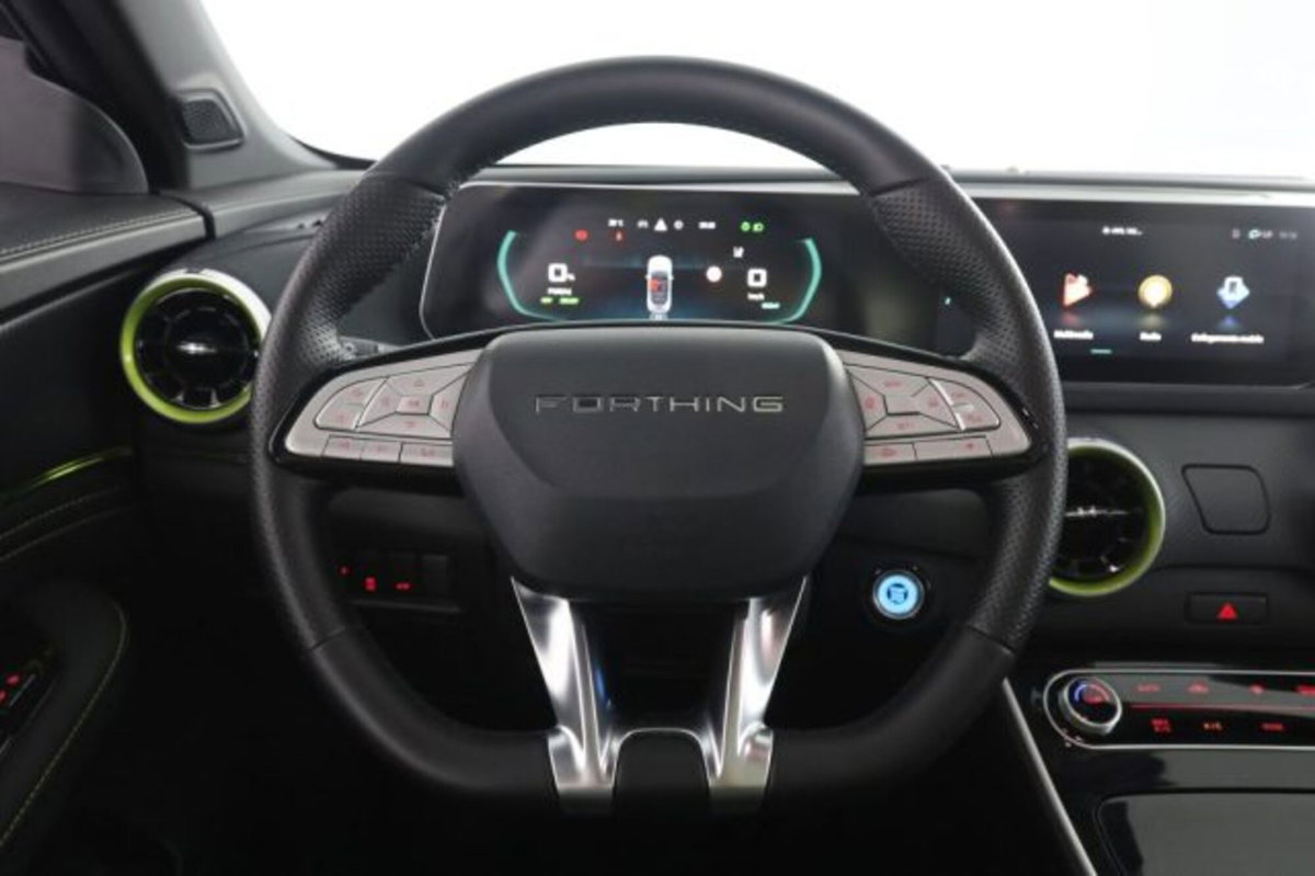 Forthing Friday Friday HEV 1.5 auto (5)
