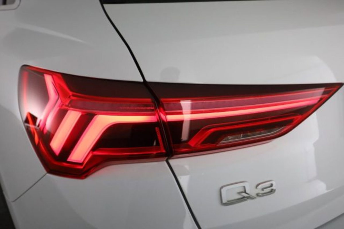 Audi Q3 35 TDI quattro S tronic Business Advanced (9)
