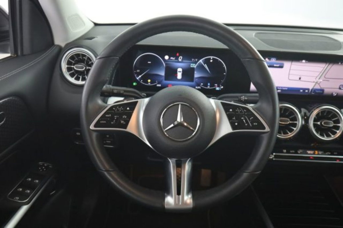 Mercedes-Benz GLB 200 d Progressive Advanced Plus auto (5)