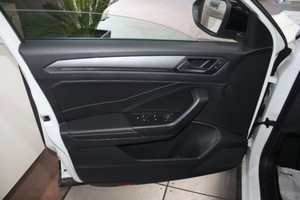 Volkswagen T-Roc 1.0 TSI Style (10)