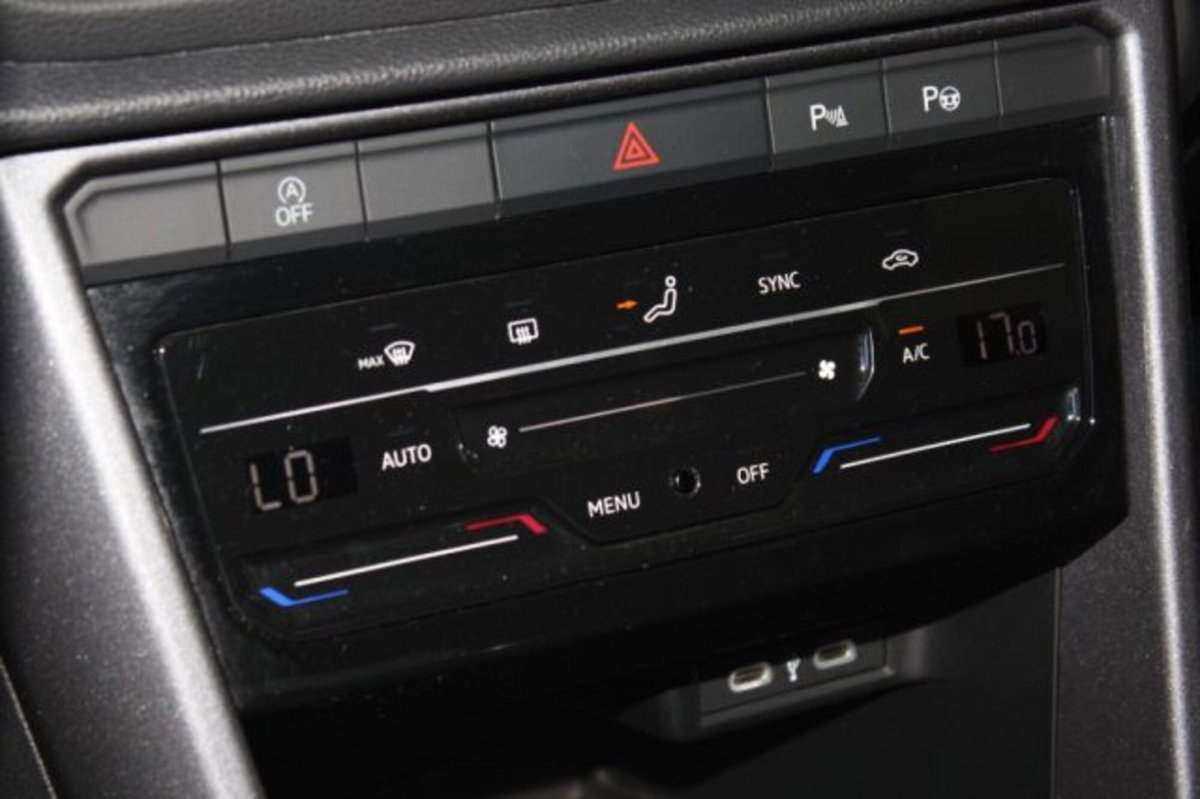 Volkswagen T-Roc 1.0 TSI Style (12)