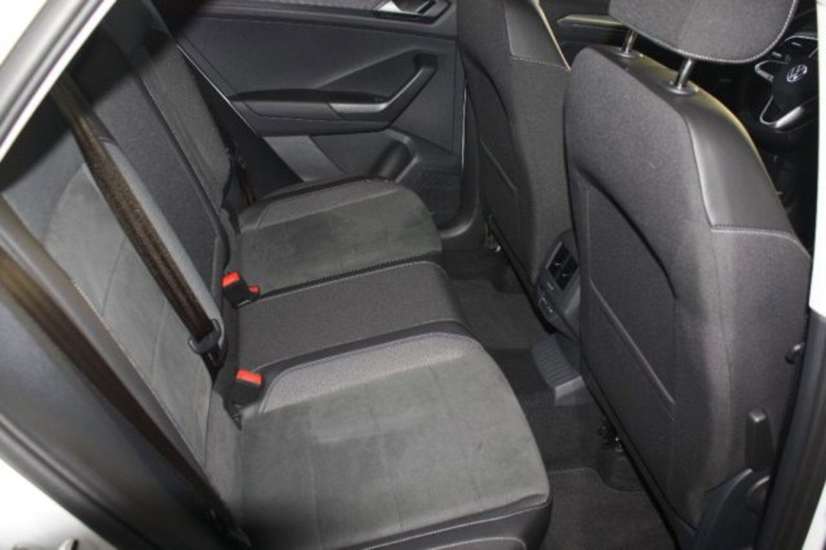 Volkswagen T-Roc 1.0 TSI Style (9)