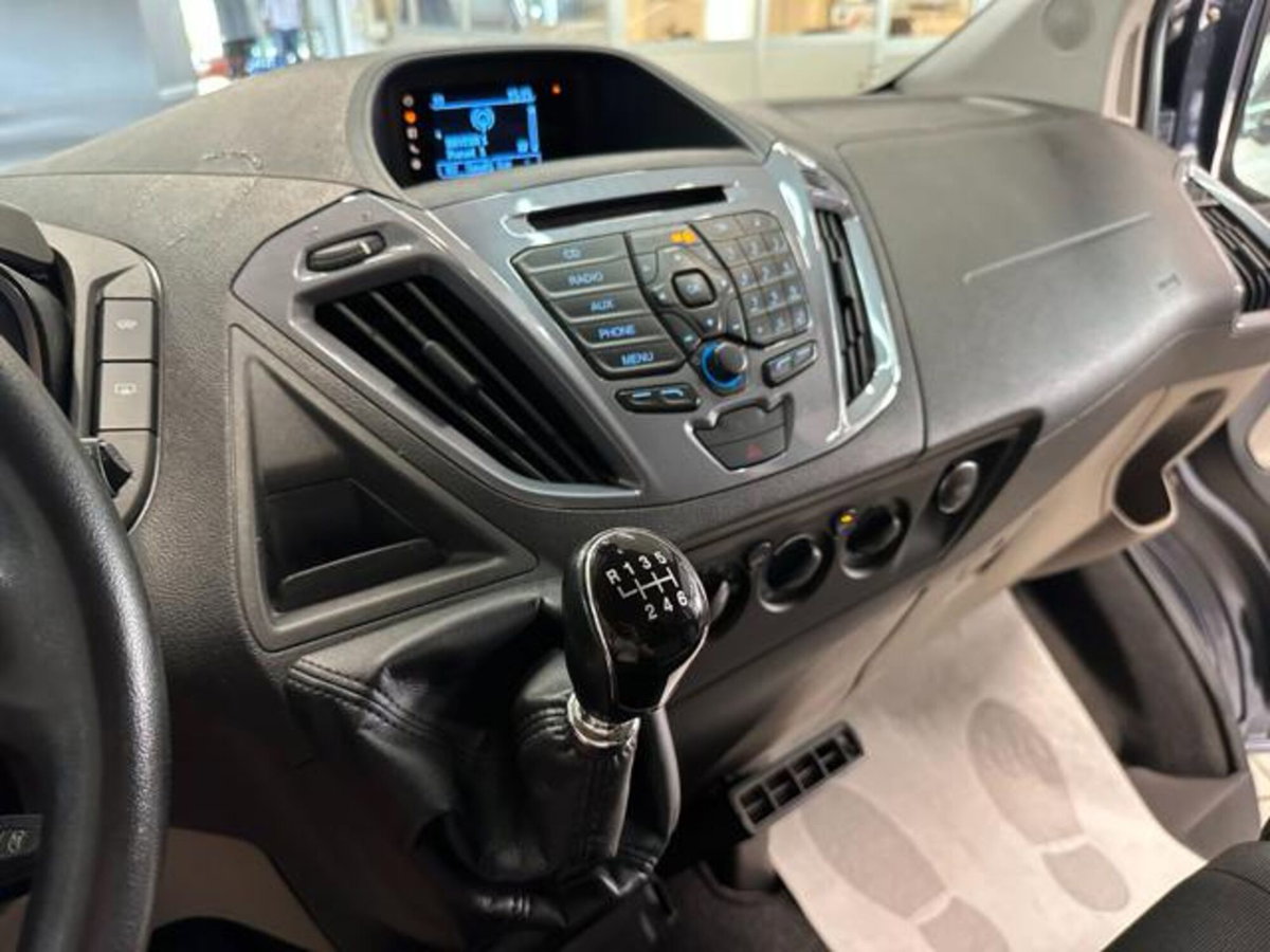 Ford Tourneo Custom 300 2.2 TDCi 155CV PL Trend (13)