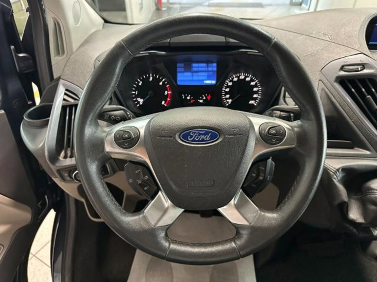 Ford Tourneo Custom 300 2.2 TDCi 155CV PL Trend (17)