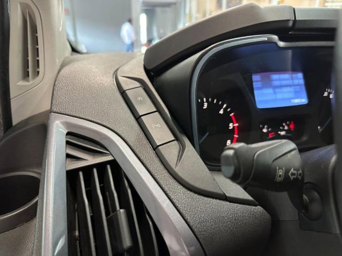 Ford Tourneo Custom 300 2.2 TDCi 155CV PL Trend (18)