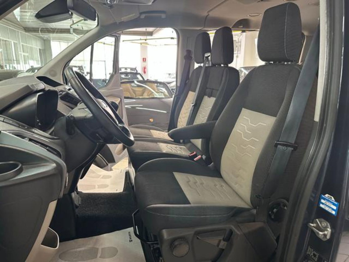Ford Tourneo Custom 300 2.2 TDCi 155CV PL Trend (9)