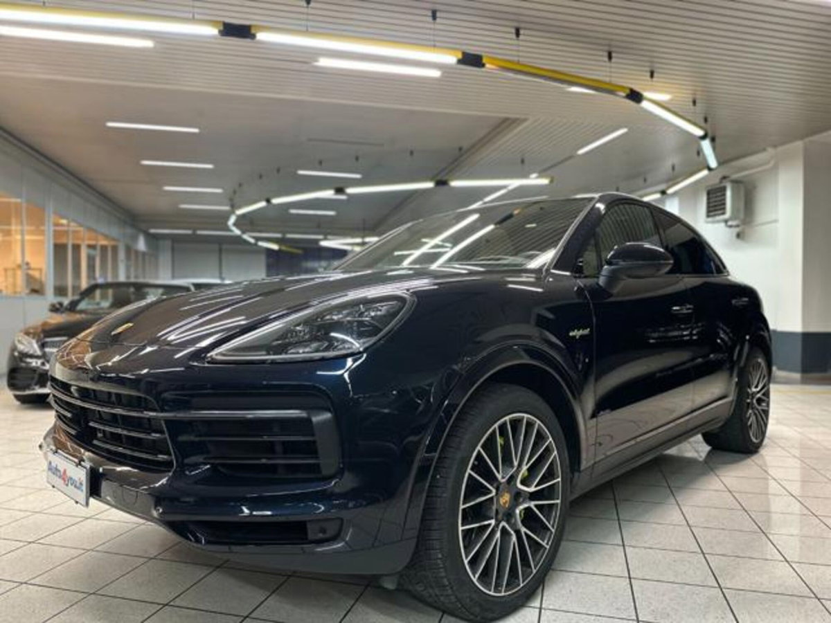 Porsche Cayenne Coupé 3.0 V6 (2)