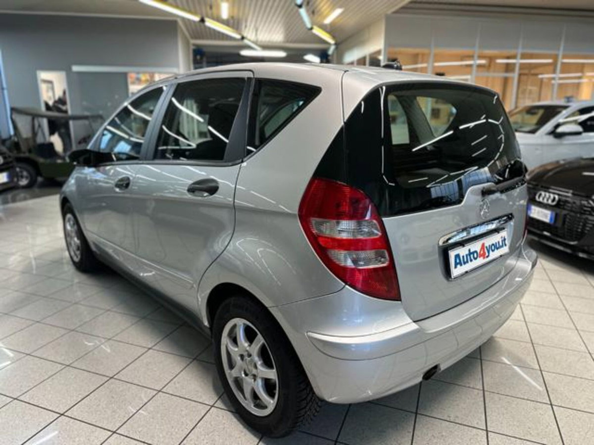 Mercedes-Benz Classe A 150 Classic (4)