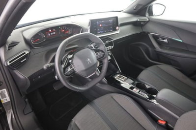 Peugeot 2008 1.2 puretech Allure s&s 130cv eat8 usata