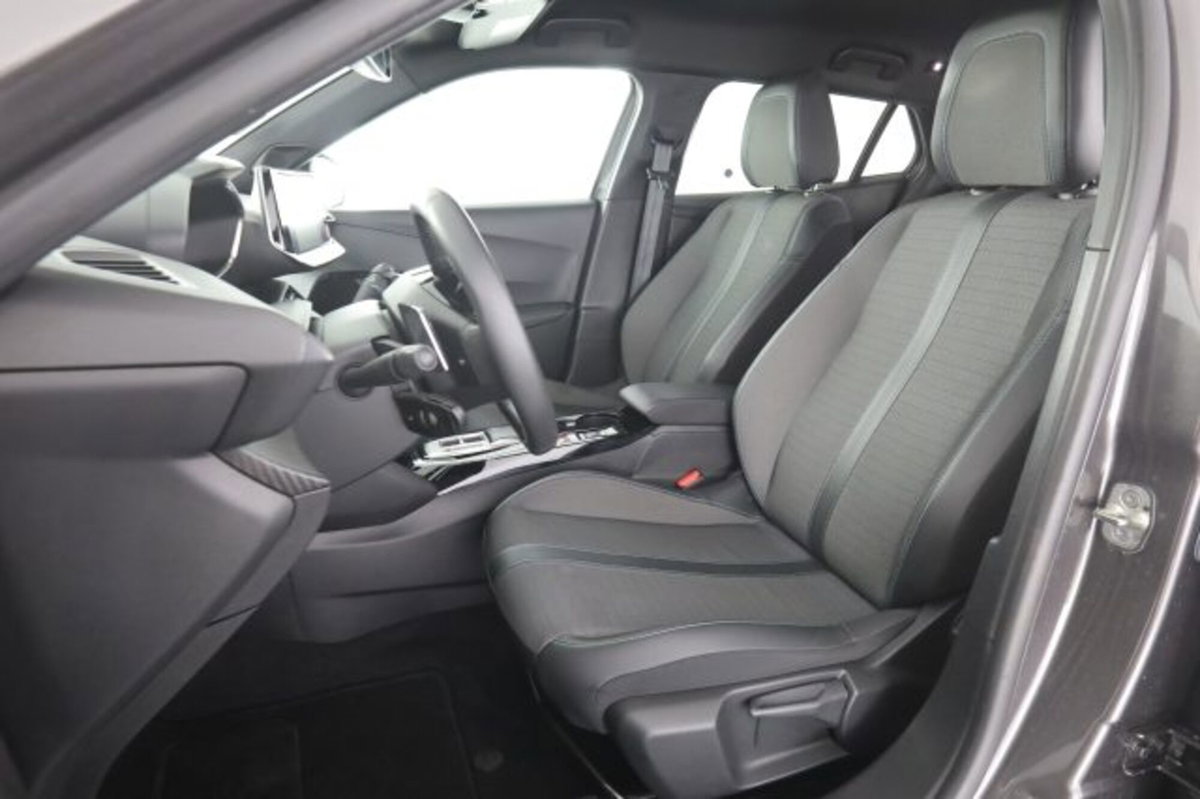 Peugeot 2008 PureTech 130 S&S EAT8 Allure Pack (2)