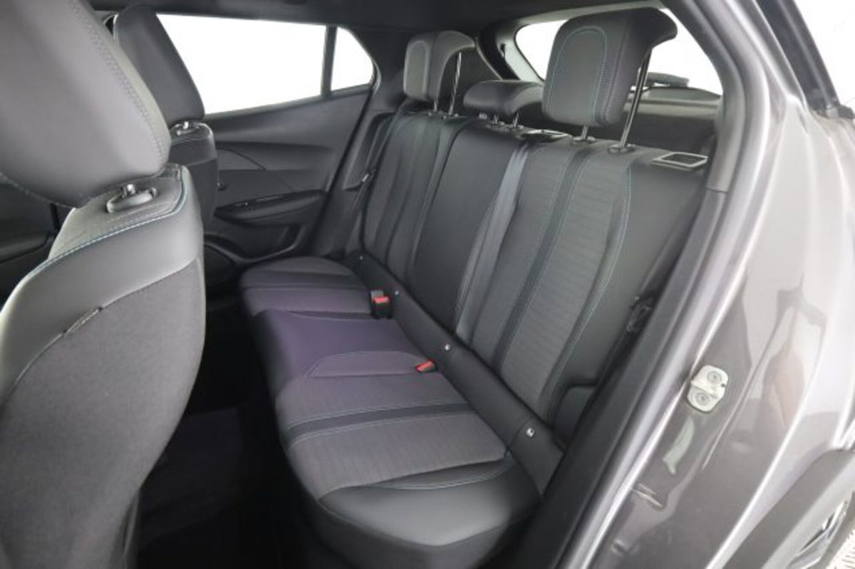 Peugeot 2008 PureTech 130 S&S EAT8 Allure Pack (3)