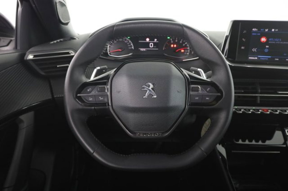 Peugeot 2008 PureTech 130 S&S EAT8 Allure Pack (5)