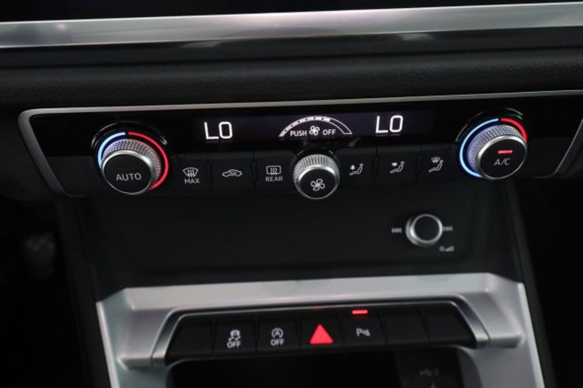 Audi Q3 35 TDI quattro S tronic Business Advanced (12)