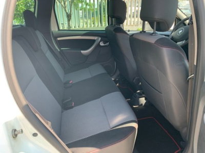Dacia Duster 1.5 dCi 110CV 4x2 Lauréate (11)