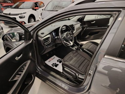 Kia Stonic 1.0 T-GDi 100 CV MHEV iMT Style (10)