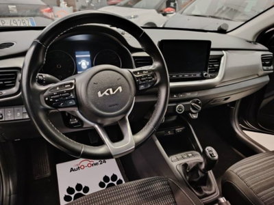 Kia Stonic 1.0 T-GDi 100 CV MHEV iMT Style (13)