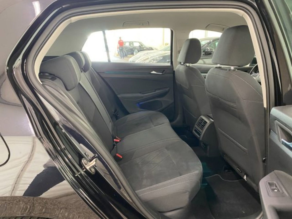 Volkswagen Golf 1.5 eTSI 130 CV EVO ACT DSG Style (10)