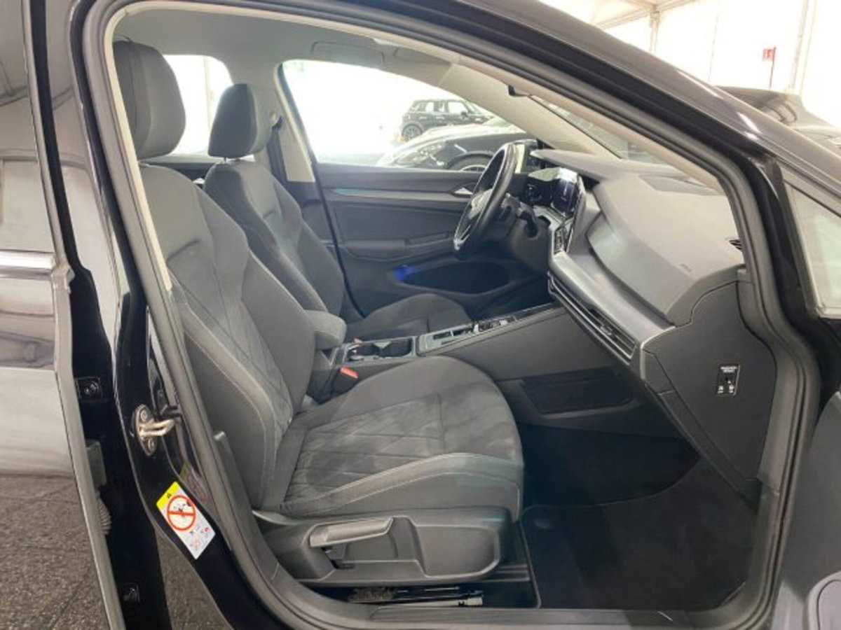 Volkswagen Golf 1.5 eTSI 130 CV EVO ACT DSG Style (9)