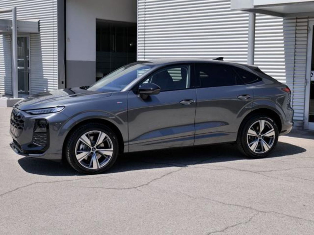 Audi Q3 Sportback 2.0 tdi S line edition 150cv s-tronic (2)